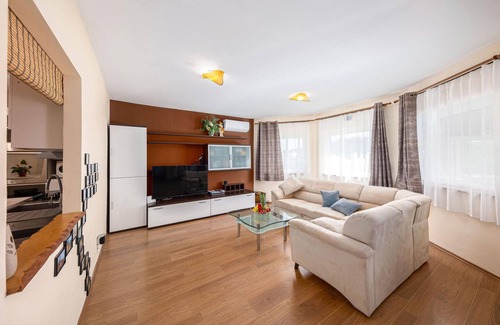 Dubrava House | Lovely home in Dubrava with sauna