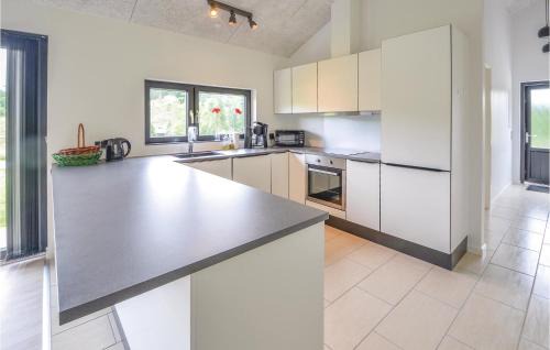 Femmøller House | Lovely Home In Ebeltoft With Sauna