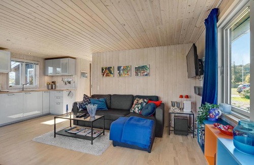 Logstor House | Lovely Home In Løgstør With Kitchen