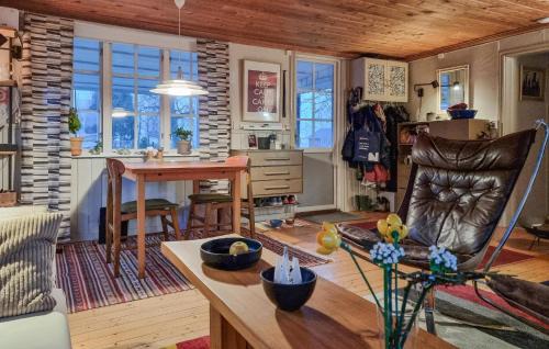 Kallby House | Lovely Home In Lidköping With Wifi