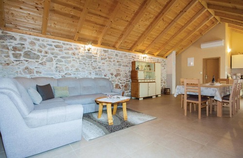 Gradina House | Lovely home in Lozovac with WiFi