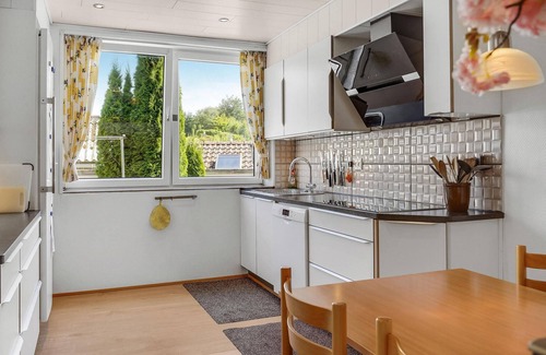 Diernæs House | Lovely home in Rødekro with kitchen