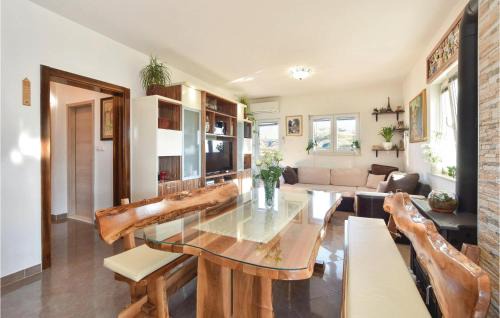 Mejasi House | Lovely Home In Split With Jacuzzi
