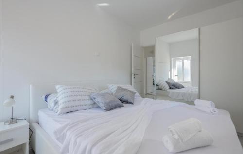 Imotski House | Lovely Home In Vinjani Gornji With Wifi