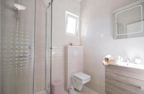 Zmijavci House | Lovely Home In Zmijavci With Wifi