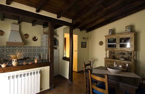 Collesano Villa | Lovely apartment in villa with WIFI, pool, A/C, TV, terrace and panoramic view, close to Cefalù