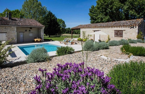 Loubezs-Bernac House | Lovely Large Longère Farmhouse in the Aquitaine with Salt Water Pool