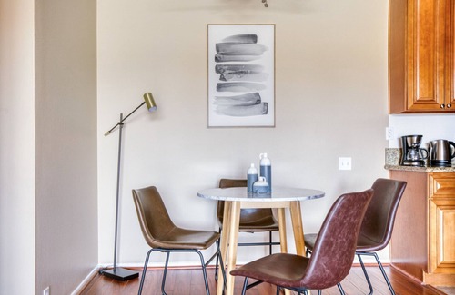 Mar Vista Apartment | Lovely Mar Vista 1BR w/Courtyard & BBQ, near shops, by Blueground