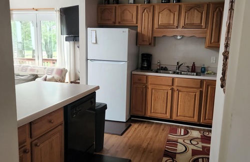 Mount Storm House | Lovely Mount Storm Waterfront Lake House - pet friendly, child friendly retreat