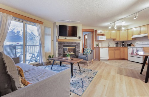 Canmore Apartment | Lovely Mountain View 2BR 5BED