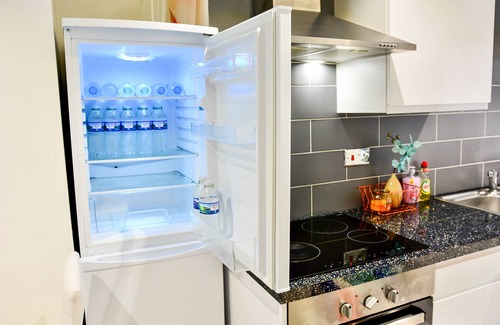 Castle Apartment | Lovely one bedroom flat with free parking town center