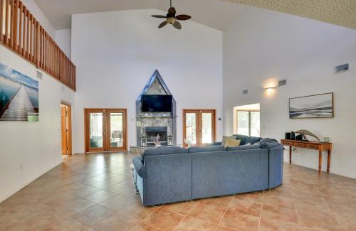 Palm Harbor House | Lovely Palm Coast Retreat with Outdoor Kitchen