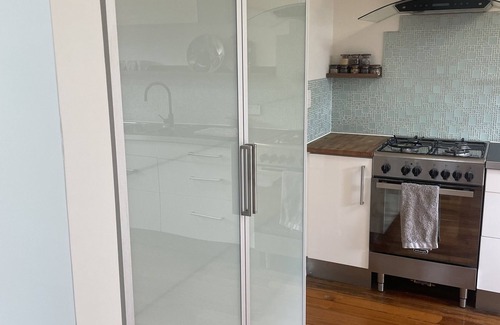 Carrum Apartment | Lovely renovated holiday home in beachside suburb , pets welcome