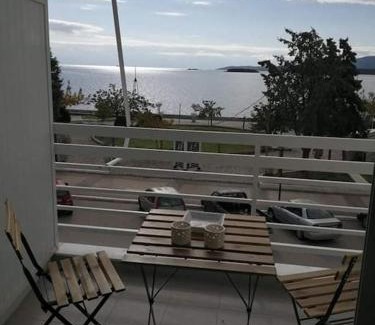 Itea Apartment | Lovely sea front apartment