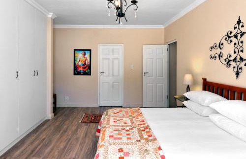 Franschhoek House | Lovely self-catering home, in quiet area, 10 minutes walk to restaurants no01