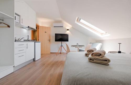 Alvalade Apartment | Lovely studio fully equipped near subway N10 - Shared bathroom with another Studio