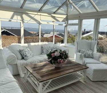 Grønninghoved Strand House | Lovely Summer House With Sea View