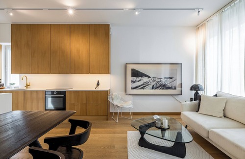 Hietalahti Apartment | Lovely townhouse with own sauna at Kamppi