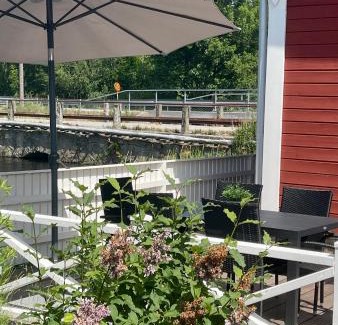 Asarum House | Lovely Waterfront Cottage near Karlshamn