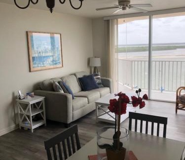 Fort Myers Beach Apartment | Lovers Key Resort 702