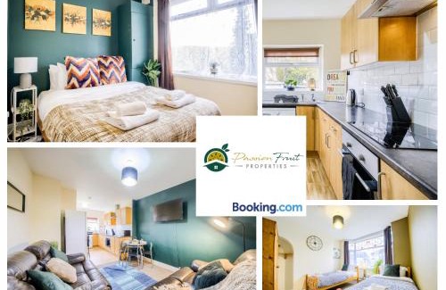 Acresford Apartment | LOW RATE this season for 5 BR House with 2 Baths- Coventry Near Birmingham By Passionfruit Properties With free Netflix Wi-Fi by A45 - THL