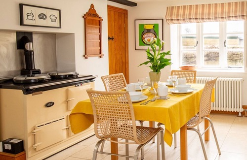 Todenham Cottage | Lower Farmhouse - Pet Friendly, Todenham