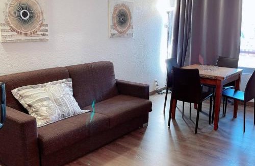 Grau Roig Apartment | LP 510 by CONFORTSKY