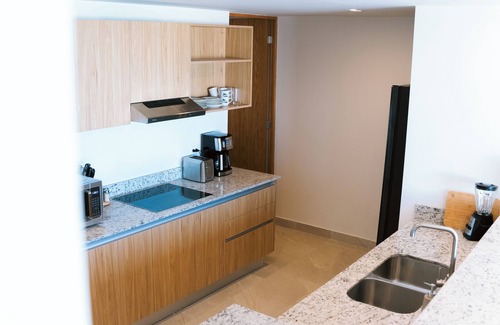 Progreso Municipality Apartment | Luxury 3BR Oceanfront Retreat - Pool, Views & Private Beach