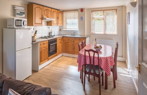 Shanklin Apartment | Luccombe Villa Holiday Apartments - The Warren apartment