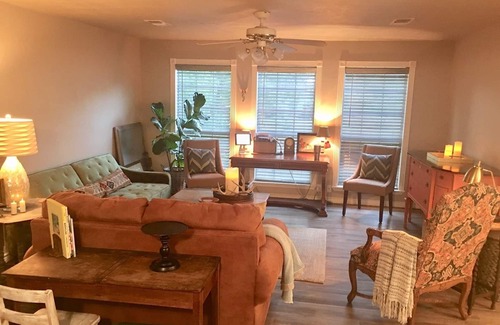 Lufkin House | LUFKIN PINK DOOR GUEST HAUS