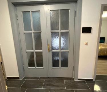 Ruesselsheim House | Luis Zimmer Wohnung Rüsselsheim O1