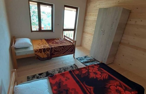 Kukes County House | Lule bore