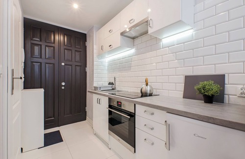 Srodmiescie Apartment | Lumina bright apart next to Fabryczna