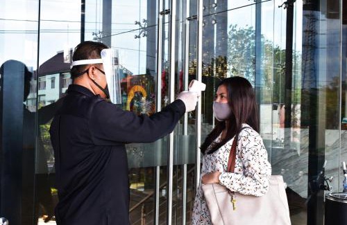 Sidoarjo Hotel | Luminor Hotel Airport Sidoarjo By WH , Best Choice and Strategic Location with a Rooftop area in Town