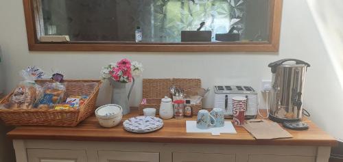 Newark Other | Luna Tent Secret garden Glamping