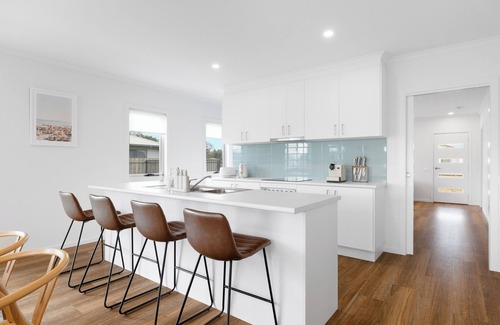 Rhyll House | Luna Vista by Ready Set Stay