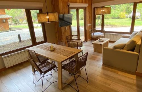 Villa La Angostura House | Lupinos Cabin - Remanso del Bosque