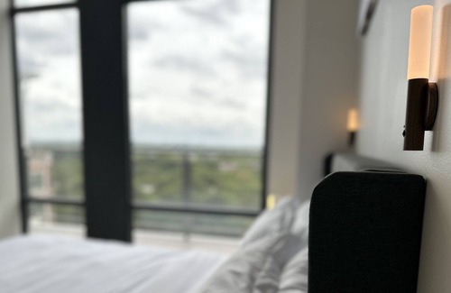 West End Apartment | LUX 1BR 1B Apartment Near Old Town Alexandria