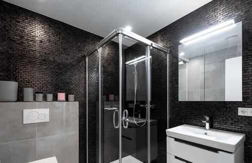 Cessange Apartment | Lux 1BR: King Bed, Balcony, Near City Center