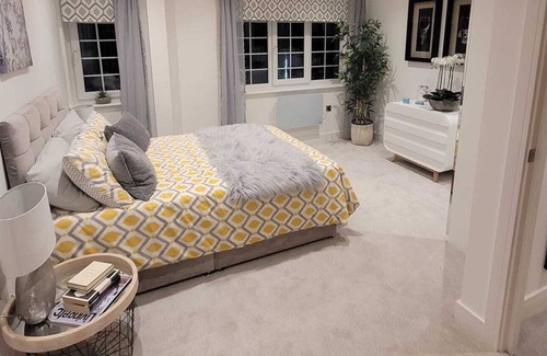 Wainscot Apartment | Lux 2 Bed Flat In The Heart Of Rochester