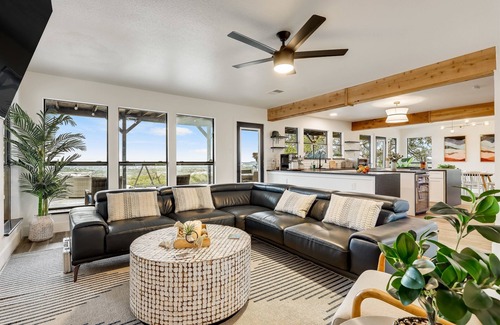 Leander House | Lux, Hot tub, Infinity Pool, Putting Green