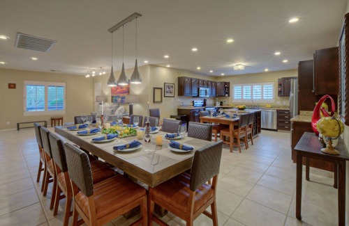 North Scottsdale House | LUX: King Beds & TVs ALL BRs, Pool Table, Pkball Ct & Paddles, POOL, Spa, Putt Green, Fire Pit