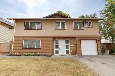 Port Coquitlam Apartment | Lux kit 3beds 2baths 75 TV fireplace near Van