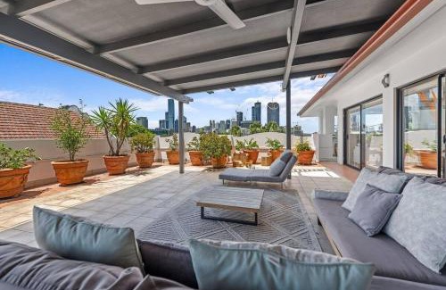 South Brisbane Apartment | Lux Penthouse, Private Rooftop