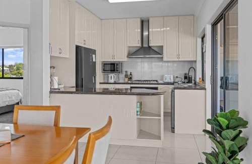 South Brisbane Apartment | Lux Penthouse, Private Rooftop