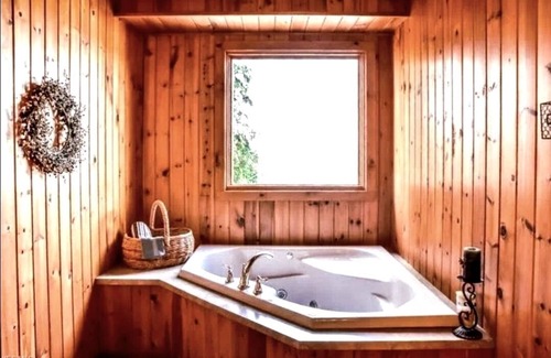 Dalton Cabin | Luxary Log Cabin, Amish Country OH