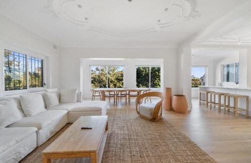 Darling Point Apartment | Luxe 3BR Full-Floor Suite with Views Darling Point