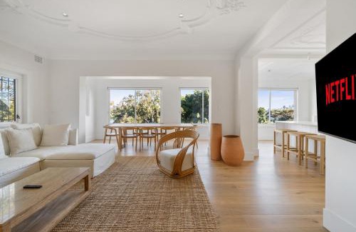 Darling Point Apartment | Luxe 3BR Full-Floor Suite with Views Darling Point