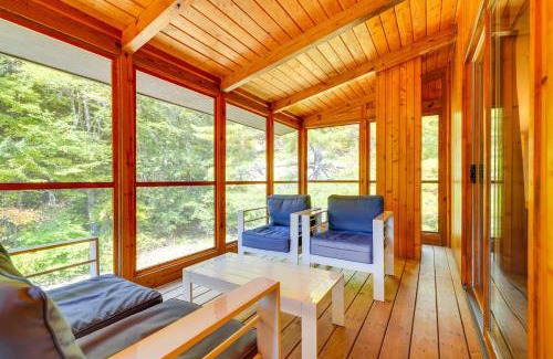 Jamaica House | Luxe 5,000 Sq Ft Retreat 5 Mi to Stratton Resort