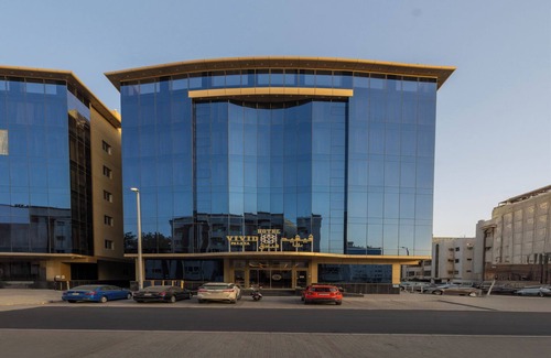 Al-Hamra'a House | Luxe King Escape | Jeddah’s Harbour Gateway